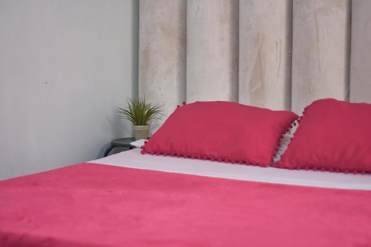 Hostal Casa Estacion Medellín Extérieur photo
