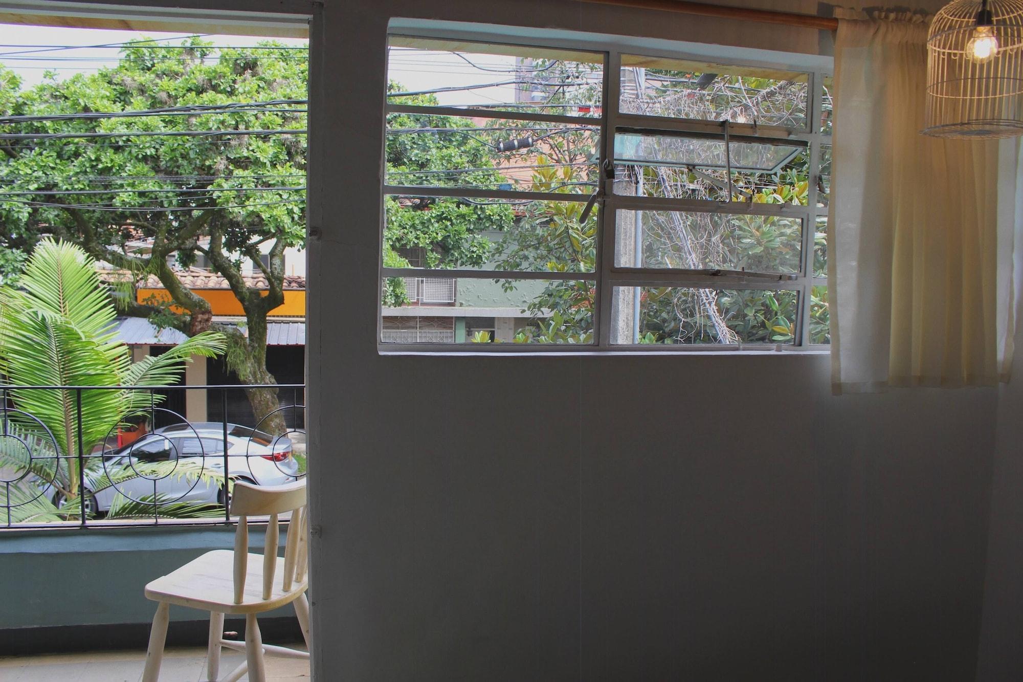 Hostal Casa Estacion Medellín Extérieur photo