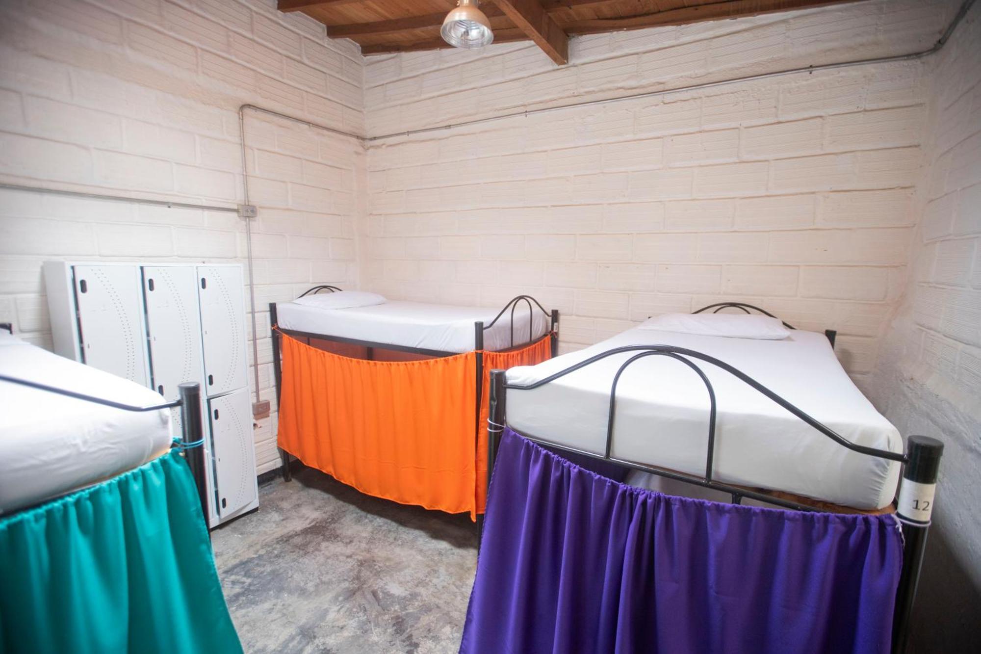 Hostal Casa Estacion Medellín Extérieur photo