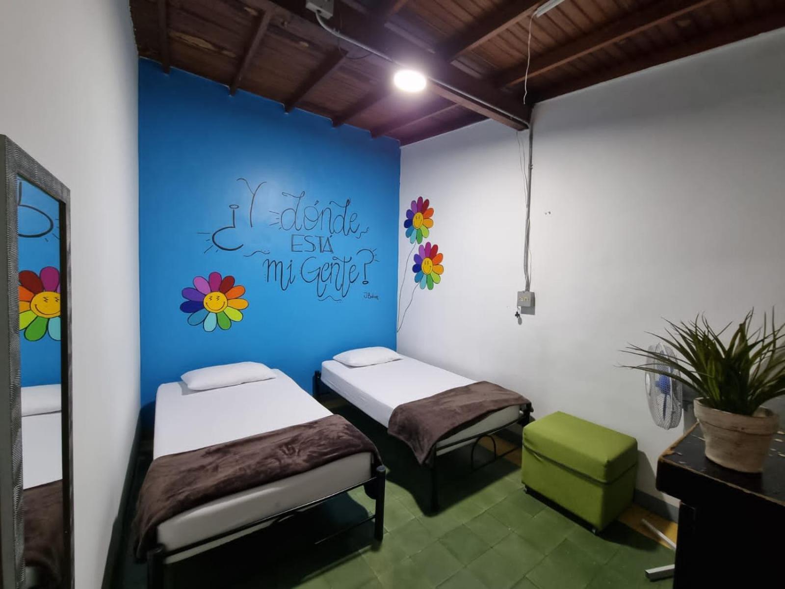 Hostal Casa Estacion Medellín Extérieur photo